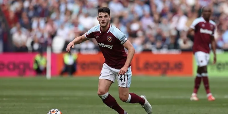 Cách tranh chấp cực mạnh của Declan Rice