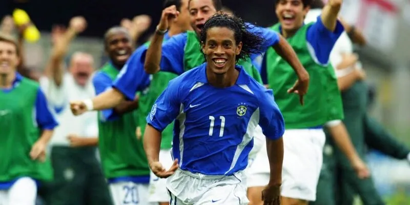 Cầu thủ Ronaldinho sớm đạt đỉnh cao khi cùng Brazil vô địch World Cup 2022